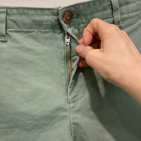 GAP Green Cotton Khaki Shorts 6R - Picture 6 of 9